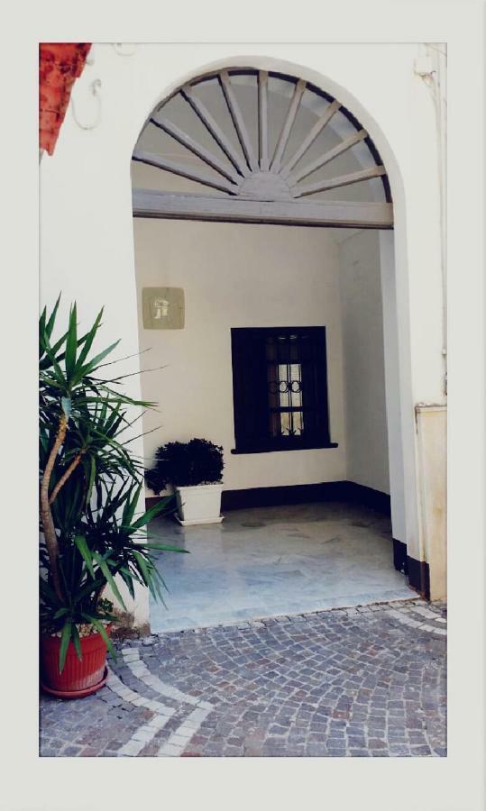 Il Volo Del Gabbiano Apartment เนเปิลส์ ภายนอก รูปภาพ