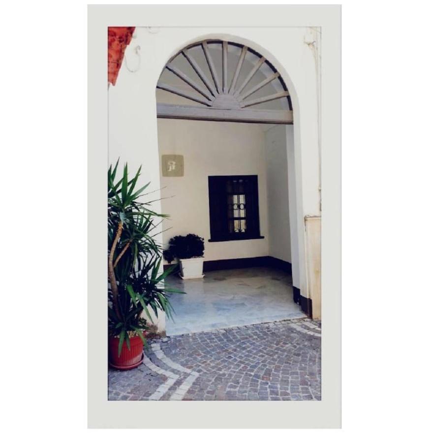 Il Volo Del Gabbiano Apartment เนเปิลส์ ภายนอก รูปภาพ